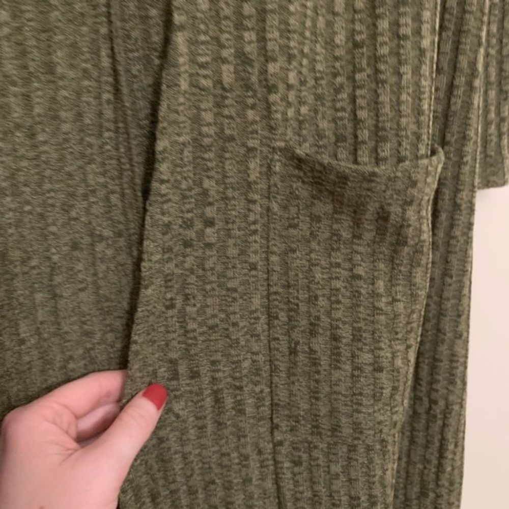 Lularoe Solid Green Ribbed Sarah Duster Cardigan - image 3
